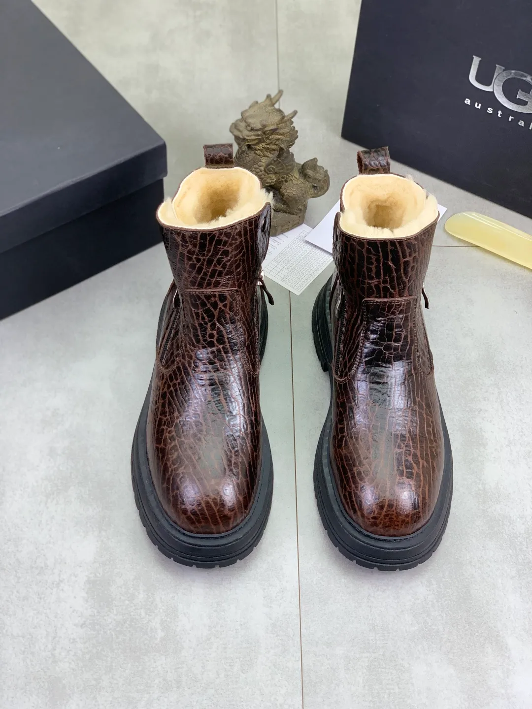 Men's men's shoes 💰P660 New arrival 🆕🆕🆕 IUGGI Men's British retro Martin boots Winter new men's outdoor hiking boots First layer of cowhide on the outside and wool on the inside Comfortable and warm Rubber sole sole Non-slip and firm Trendy and fashionable Casual and versatile Size: 38-44 (45 customized) Color: three colors